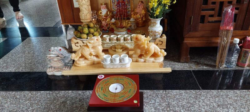 Thờ Thần Tài Thổ Địa ở cửa hàng, văn phòng: vị trí, giữ nếp