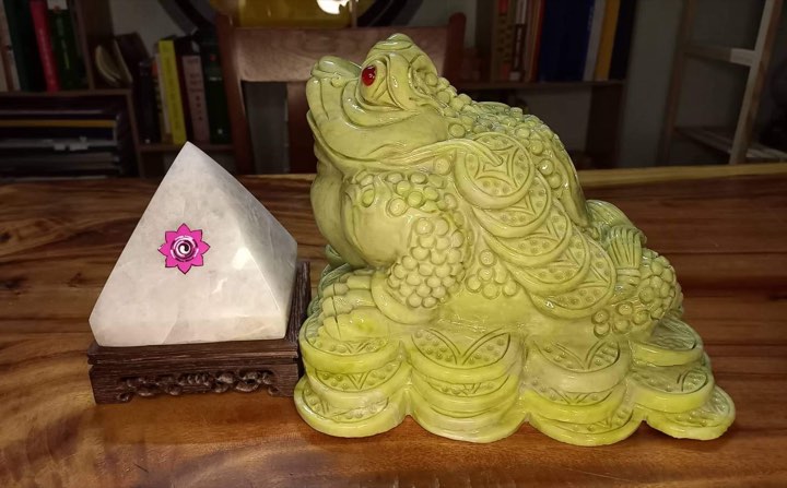 Ông cóc phongthuylienhoa đá Xanh