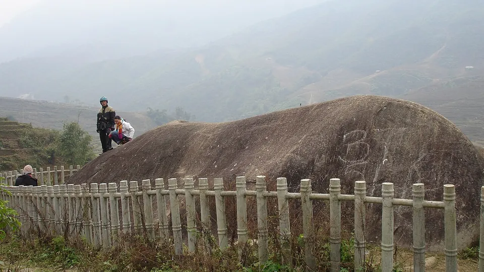 Ảnh đại diện Bãi đá cổ Sa Pa, Lào Cai
